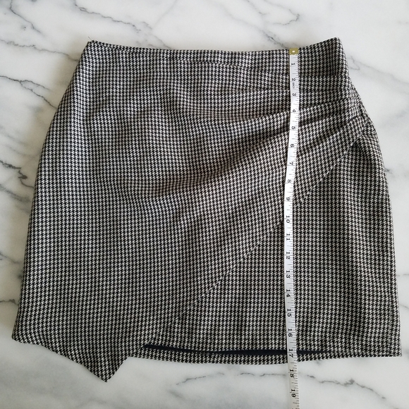 Nine West Womens M Ruched Pleated Mini Skirt Asymetric Houndstooth Plaid - Picture 9 of 9